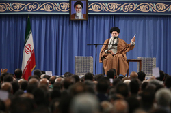بیانات رهبر انقلاب پیرامون فعالیت قاتل روحانی همدانی در اینستاگرام + فیلم