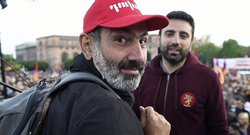 کتک کاری نمایندگان مجلس ارمنستان در صحن علنی + فیلم