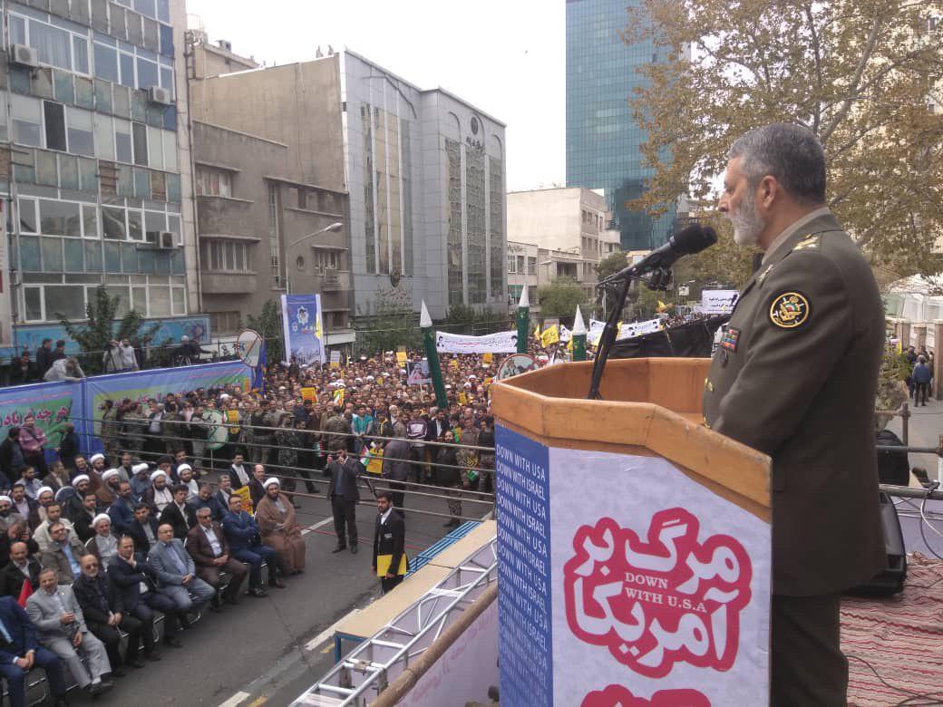 سرلشکر موسوی: تحریم‌ها و تهدیدها در اراده پولادین ملّت خلل ایجاد نخواهد کرد/ جلوه باشکوه استکبار ستیزی در سراسر کشور+ تصاویر و فیلم