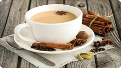 تأثیرات و مضرات چای ماسالا بر بدن در صبحگاه + فیلم