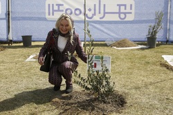 مراسم درختکاری در پارک پردیسان تهران