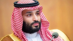 مشروب خواری نخست وزیر انگلستان در بارهای این کشور + فیلم