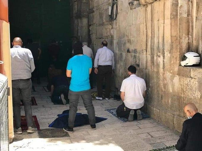 اقامه نماز جمعه در پشت در‌های مسجد الاقصی