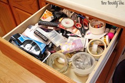 ترفندی بسیار جالب برای تبدیل کفش رسمی به کتانی + فیلم