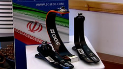 با یک باتری قلمی، شارژر گوشی همراه را از پریز برق بی‌نیاز کنید! + فیلم