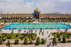 پشت پرده میدان امام اصفهان