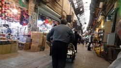اقدام تعجب برانگیز شهرداری در خیابان ولیعصر (عج) تهران + فیلم