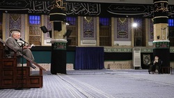 مراسم عزاداری روز شهادت حضرت امام سجاد (ع) با حضور رهبر انقلاب
