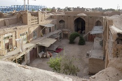 مقبره الشعرا در گیرودار تعمیر