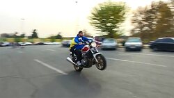 راننده حواس پرت، باعث تصادف کامیون شد + فیلم