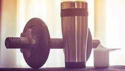 انجام چند حرکت ورزشی برای اصلاح قوز + فیلم