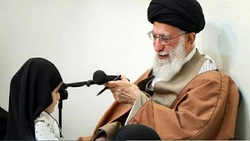 هدایای رهبر انقلاب به فرزند شهید صدرزاده + فیلم