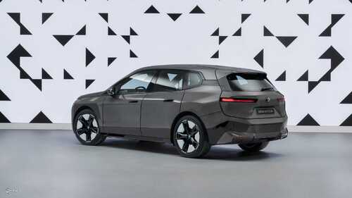 پیشرفت به سبک BMW؛ رونمایی از iX با قابلیت تغییر رنگ