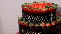 ایده‌هایی برای تزئین کیک تولد + فیلم