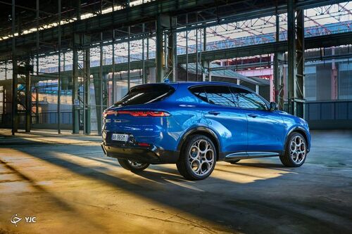 آلفارومئو توناله 2023 با پیشرانه های PHEV و 2.0T وارد بازار شد