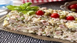 طرز تهیه اسفناج پلو با ته انداز مرغ + فیلم