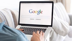 مهارت یک کودک در رانندگی و پارک دوبل + فیلم