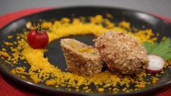 طرز تهیه كيتو مرغ پنيری با سس مارينا + فیلم