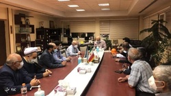 تلاش برای اطفاء حریق پالایشگاه تهران