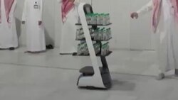 فیلم جالب از یک کافه رباتیک در توکیو + فیلم