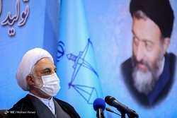 مراسم رونمایی از دستگاه «R V M»