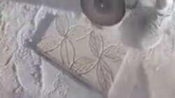 بخشی از فرایند جالب نصب سنگ ریزه روی زمین + فیلم