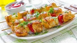 در عرض 5 دقیقه، سالاد یونانی درست کنید! + فیلم