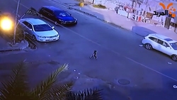 تصادف قطار شهری با مرسدس بنز + فیلم