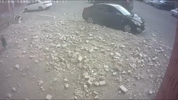 لحظه برخورد شدید دو خودرو در اتوبان + فیلم