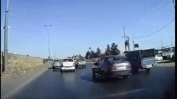 لحظه تصادف شاخ به شاخ سانتافه با مزدا ۳ در زنجان + فیلم