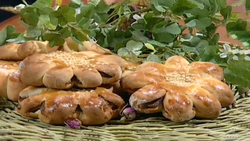 طرز تهیه کاپ کیک توت فرنگی + فیلم