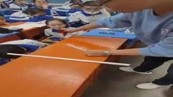 واکنش جالب دانش آموزان به ممنوعیت کوله در مدرسه + فیلم