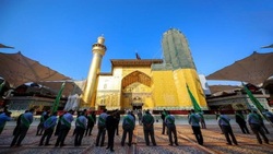 حرم امیرالمؤمنین حضرت علی (ع) به‌ مناسبت مبعث گلباران شد + فیلم