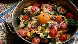 آموزش یک غذای یونانی بسیار جذاب به نام اسپانا کوپیتا + فیلم
