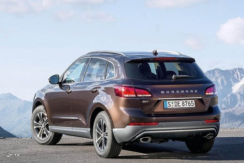 مقایسه بورگوارد BX7  با تویوتا CHR توربو + فیلم