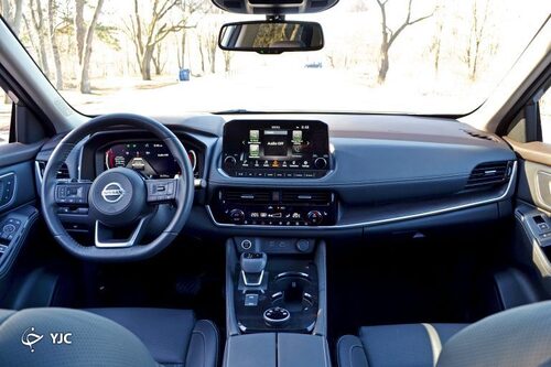 مقایسه تویوتا RAV4 در مقابل نیسان روگ + فیلم
