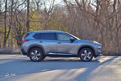 مقایسه تویوتا RAV4 در مقابل نیسان روگ + فیلم