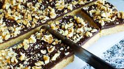 طرز تهیه نان خرمایی + فیلم