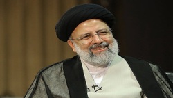 حضور آیت الله رئیسی بر مزار شهدای هواپیمای اوکراینی + فیلم