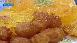 طرز تهیه نان اشترودل پنير، گردو و سبزيجات + فیلم