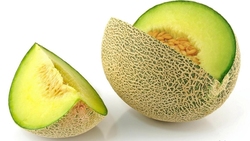 راهکار طب سنتی برای کاهش فشار به معده در افطار + فیلم