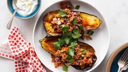 طرز تهیه نان رول اسفناج و پنیر + فیلم