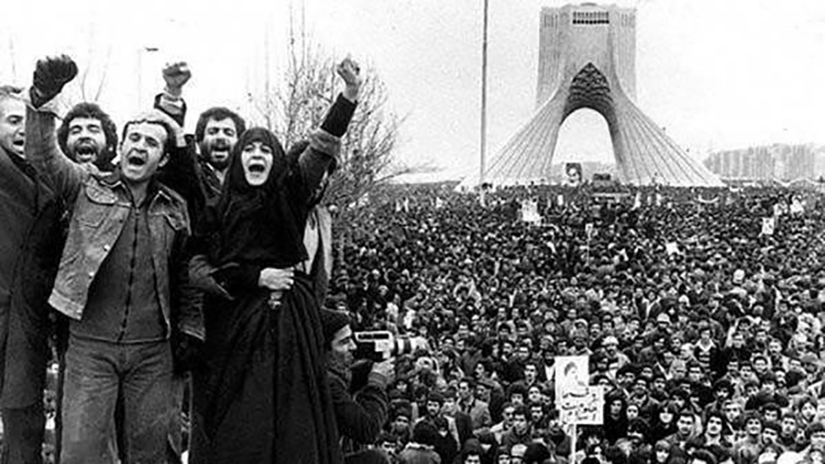 نماهنگ خاطره انگیز «ایران ایران» با صدای رضا رویگری