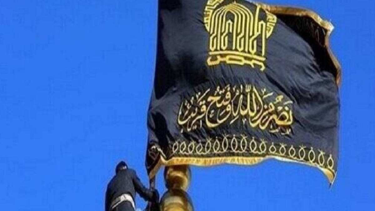 لحظه شست و شوی حرم کاظمین برای شهادت امام موسی کاظم (ع)