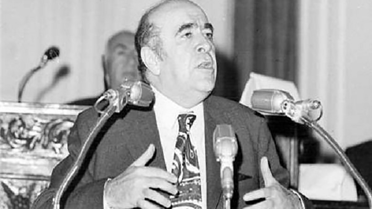 همه مردان شاه پس از کودتا؛ آموزگار بدآموز + فیلم
