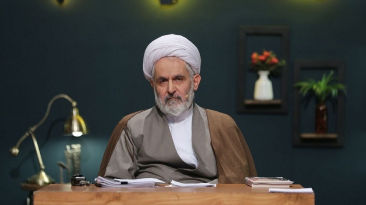 شلیک موشک‌های پدافندی و کروز توسط نیروی دریایی سپاه + فیلم