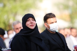 اهتزاز بزرگترین پرچم سبز حرم رضوی - تهران