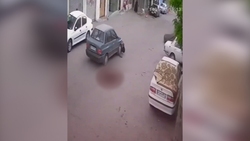 تصادف دو خودرو در پیچ جاده + فیلم