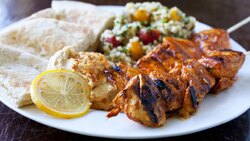دستور پخت جوجه با سس بادام زمینی + فیلم