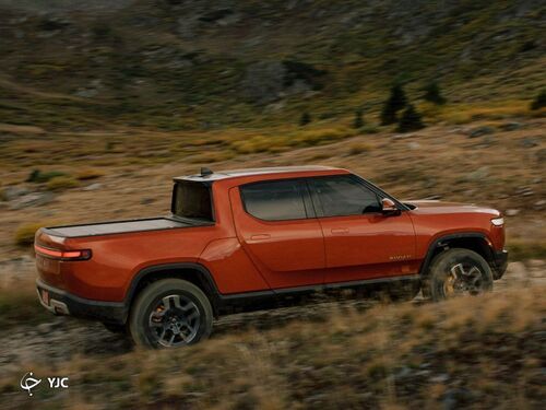 فورد F-150 لایتنینگ 2022 در مقابل ریوین R1T 2022